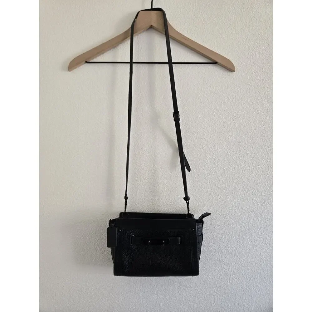 Coach Swagger Matte Black Pebble Leather Wristlet Crossbody Handbag Purse